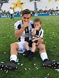 Dybala and his son salute sign | Players | Juventus players, Soccer ...