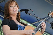 Suzy Bogguss Doesn't Really Listen to Her Old Records