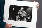 Johnny Cash faisant un doigt d'honneur