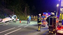 Auffahrunfall in Brilon/HSK: Auto überschlägt sich - sechs Verletzte