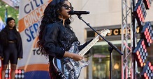 Watch H.E.R. perform ‘Hard Place’ live on TODAY