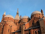 Cúpulas bizantinas | de la Basílica de San Antonio de Padua ...