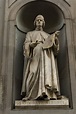 La Estatua De Leon Battista Alberti En La Galería De Uffizi En ...