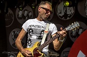 ALISON TOON | PHOTOGRAPHER | Mike Dimkich, guitar, with Bad Religion