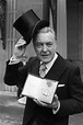 Sir Donald Alfred Sinden CBE FRSA (9 October 1923 – 11 September 2014 ...