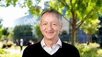 Geoffrey Hinton: The story of the British 'Godfather of AI' - who's not ...