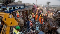 Train Wreck in India Kills Scores - The New York Times