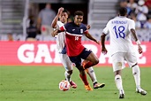 Several Cuban soccer players leave the national team after their debut ...