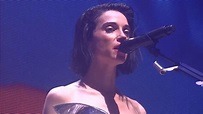 St. Vincent - Dancing With The Ghost / Slow Disco - Live In Paris 2017 ...