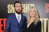 Kate Hudson and boyfriend Danny Fujikawa pack on the PDA during red ...