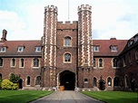 Ultimate Guide to Queens' College - Footprints Tours