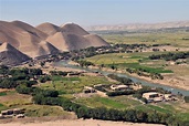 File:Afghan village by river in 2011.jpg - Wikipedia