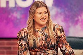 Kelly Clarkson on How She Dates Herself Ahead First Valentine's Since Split