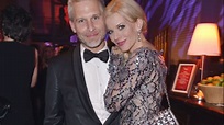 Eva Habermann mit ihrem Freund ... | Promis beim Deutschen Fernsehpreis ...