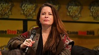 ‘Charmed’ Star Holly Marie Combs Slams Trump After Grandfather Dies ...