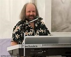 The Kinks keyboard player John Gosling dies at the age of 75 - Newsfeeds