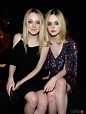 Elle y Dakota Fanning en un desfile de moda - Más que hermanas: las ...