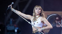 Nackte Tatsachen mit Message: Miley Cyrus zeigt sich oben ohne - n-tv.de