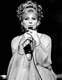 File:Barbra Streisand singing- 1969.jpg - Wikipedia