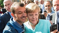 So wurde Angela Merkel zur Kanzlerin der Flüchtlinge | Politik