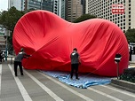 中環Chubby Hearts暫時收起 改放兩個3米紅心 - 新浪香港