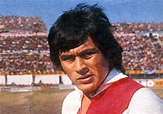 18 de Mayo - Nacimiento del futbolista peruano Hugo Sotil