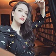 Kat Dennings on Instagram: “Let your shoulders do the talking” in 2021 ...