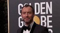 Jude Law Golden Globe Awards Fashion Arrivals (2018) | ScreenSlam - YouTube