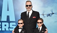 Miguel Bosé posa por vez primera con sus hijos en un estreno en Los ...