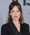 Dakota johnson y los 5 flequillos para disimular la frente ancha y ...