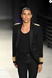 Olivier Rousteing - Défilé de mode Balmain x H&M au 23 Wall Street à ...