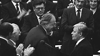 Deutscher Bundestag - Vor 40 Jahren: Konstruktives Misstrauensvotum ...