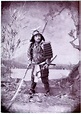 Japanischer Krieger. Samurai in Rüstung. | Volkstrachten