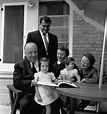 #AlfredHitchcock and family, circa 1955. | Alfred hitchcock, Alfred ...