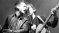 The Last Shadow Puppets - Standing Next To Me @ Olympia Paris - 03/02 ...