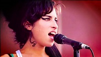 Amy Winehouse - Me and Mr Jones (live At Back To Black Tour) - YouTube