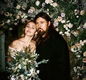 Miley Cyrus comparte más (y más) fotos de su boda