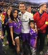 Cristiano Ronaldo celebrando la Champions 2017 con su hijo y Georgina ...