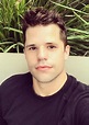 Charlie Carver Height, Weight, Age, Boyfriend, Family, Biography