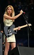 101665763_Ellie_Rowsell_of_Wolf_Alice_performing_on_the_Pyramid_Stage ...