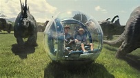 Review: “Jurassic World” — Colin Trevorrow, uh, Finds a Way – 20/20 Film