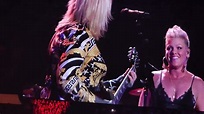 Barracuda LIVE - Pink & Nancy Wilson 9-27-22 Foo Fighters Taylor ...