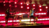 Tame Impala - Beverly Laurel (Hollywood Bowl Night 2) - YouTube