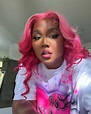 Hot Pink! Lizzo Unveils New Fuchsia Hair Transformation - Big World Tale