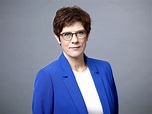 Annegret Kramp-Karrenbauer im Gespräch mit P. Mertes SJ | Kolleg St ...