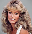 Women With Farrah Fawcett Hairstyle / How to Do a Modern Farrah Fawcett ...