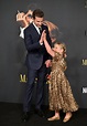 Bradley Cooper con la figlia Lea De Seine alla premiere di Maestro ...