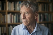Amos Oz, Israeli novelist who wrote of striving and struggle, dies at ...
