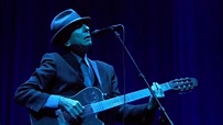 Leonard Cohen : "Famous Blue Raincoat" (London 2008) | Blue raincoat ...