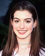 not only 90s on Instagram: “Anne Hathaway, 1999 🌸” | Anne hathaway ...